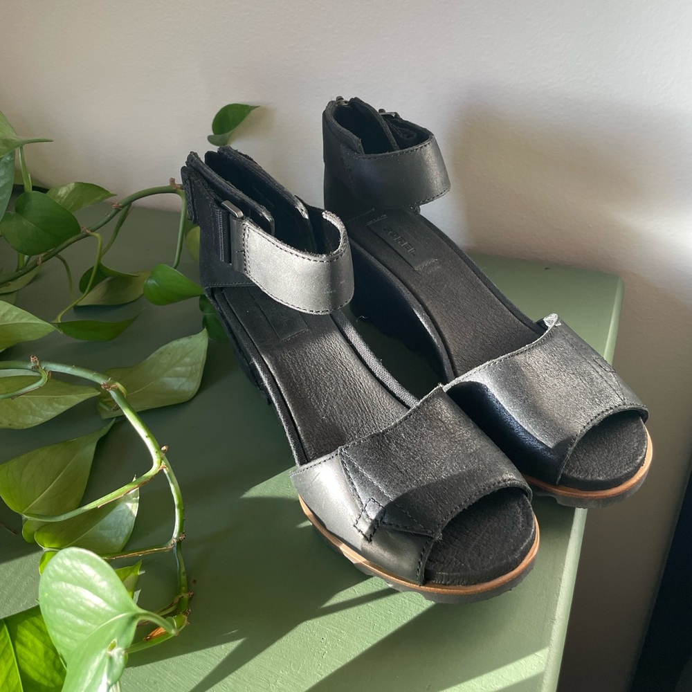 Sorel Black Ankle Strap Sandals